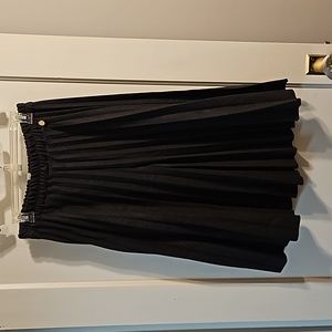 Souvenir Italian brand pleated culotts. Size M.